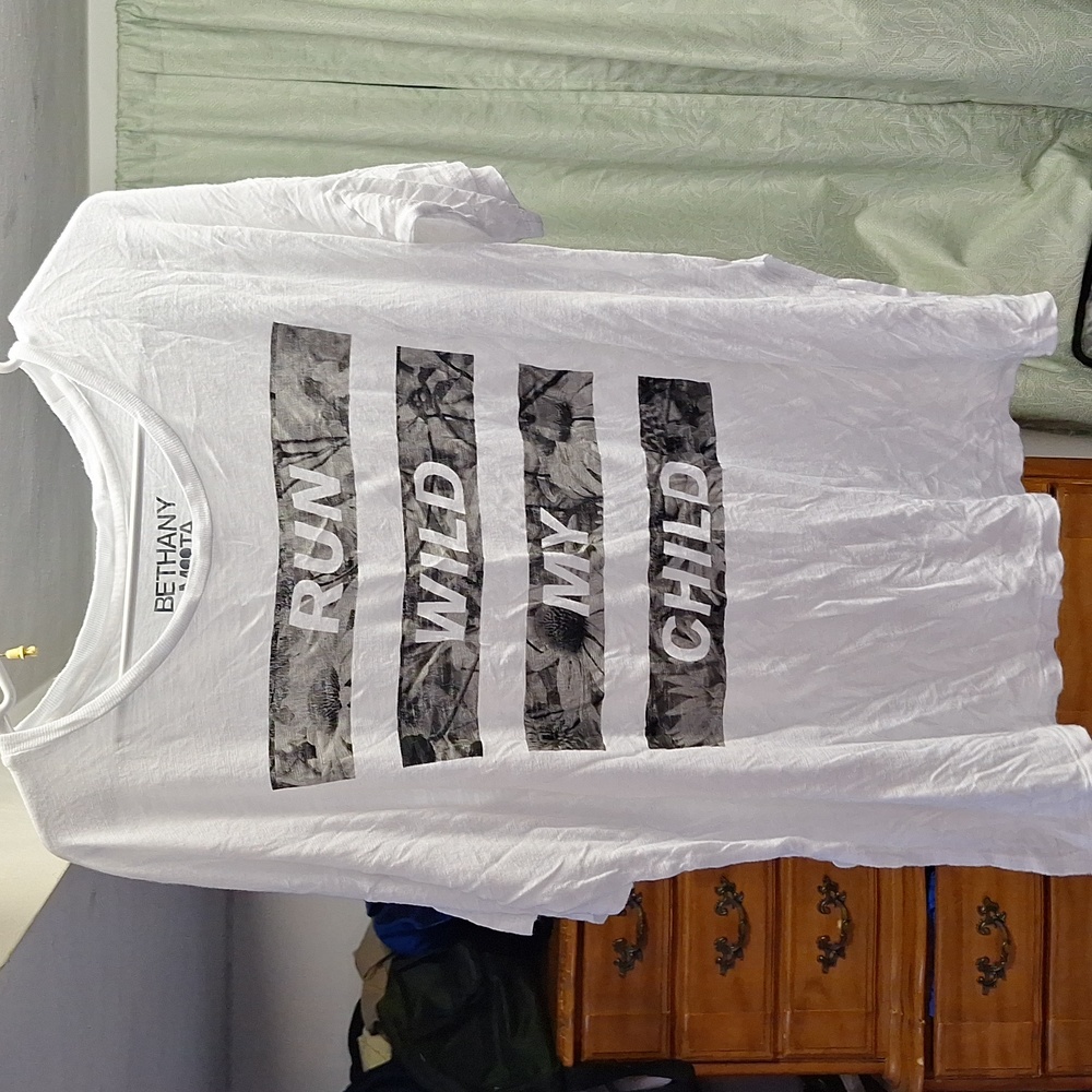 Bethany Mota shirt sz xl